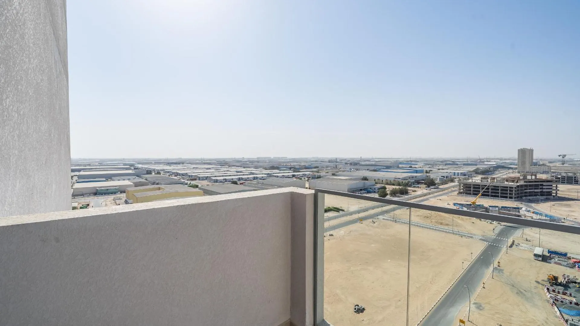 Primestay - Stylish Studio Apartment In Azizi Aura, Dubai
