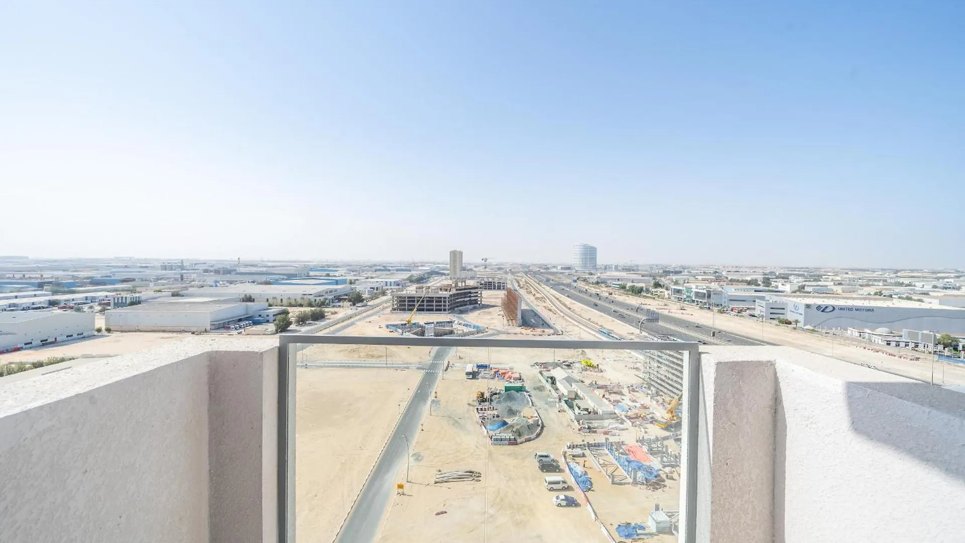 Primestay - Stylish Studio Apartment In Azizi Aura, Dubai