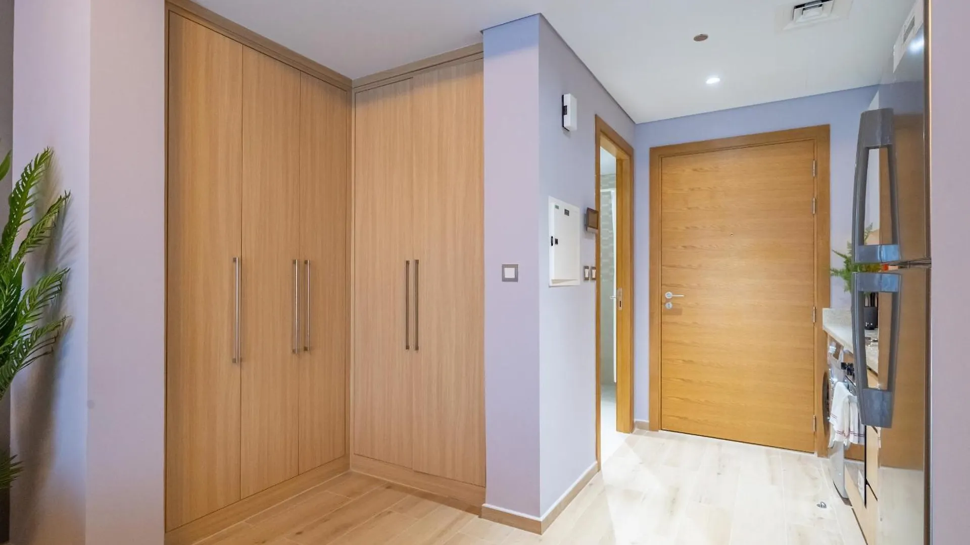 Primestay - Stylish Studio Apartment In Azizi Aura, Dubai 0*,