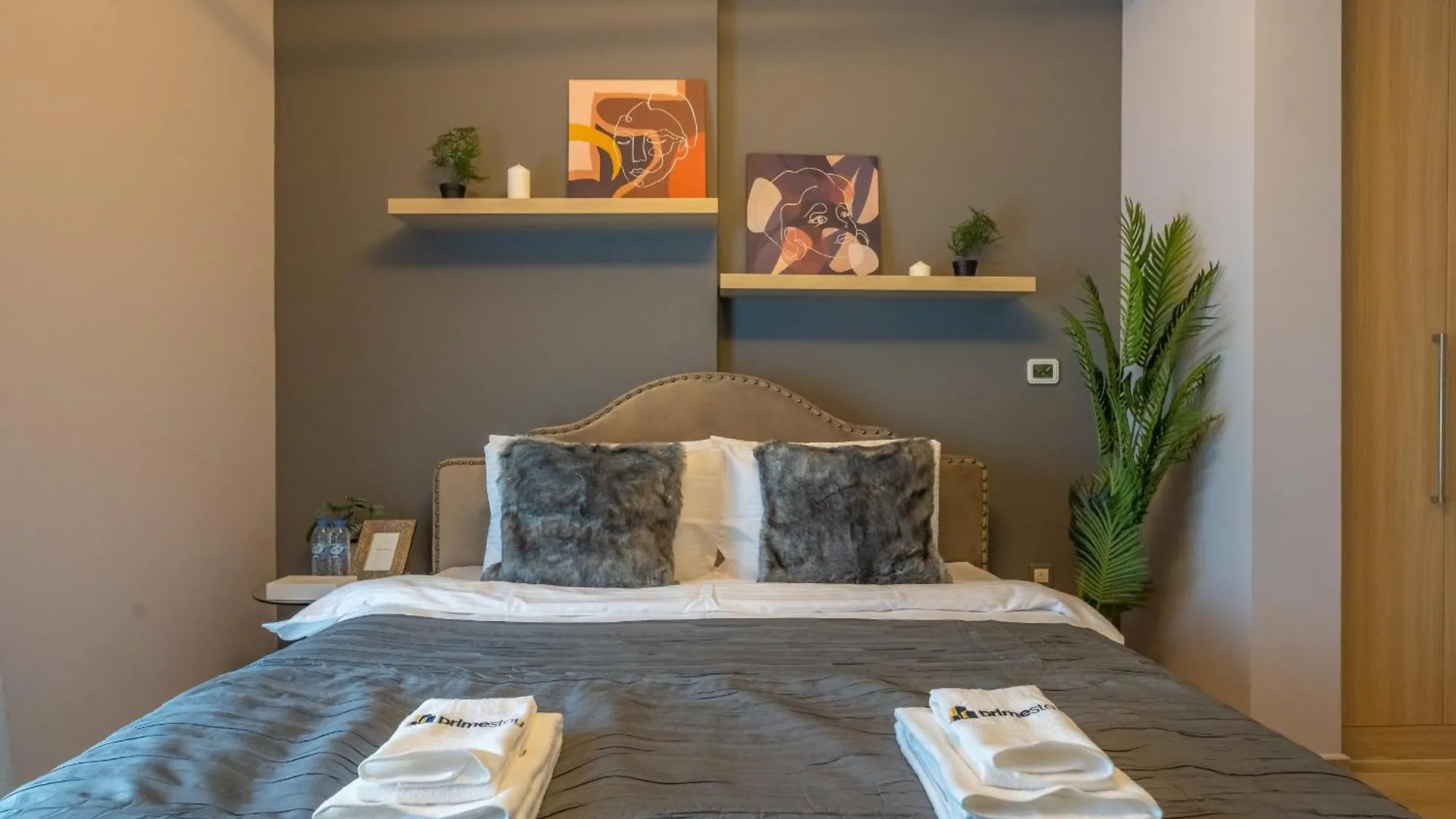 Primestay - Stylish Studio Apartment In Azizi Aura, Dubai